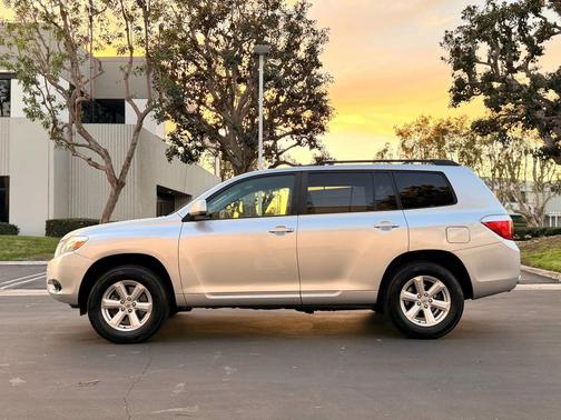 2010 Toyota Highlander SE