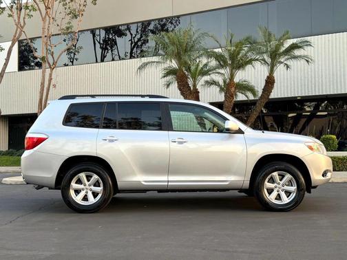 2010 Toyota Highlander SE