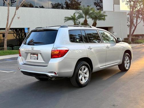 2010 Toyota Highlander SE