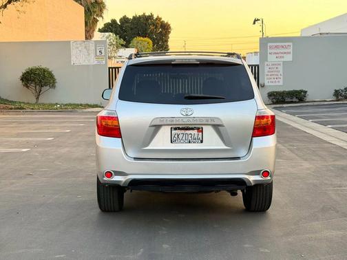 2010 Toyota Highlander SE