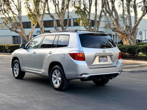 2010 Toyota Highlander SE