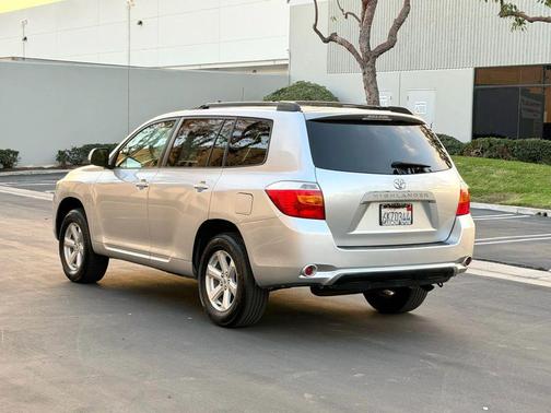 2010 Toyota Highlander SE