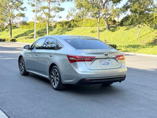 2018 Toyota Avalon Hybrid Limited