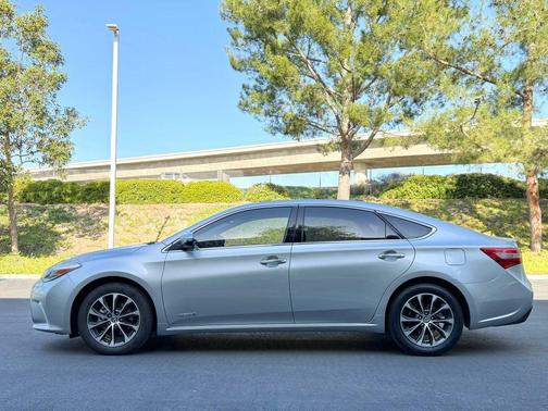 2018 Toyota Avalon Hybrid Limited