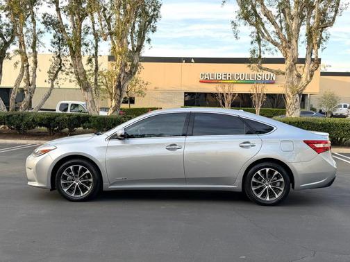 2018 Toyota Avalon Hybrid Limited