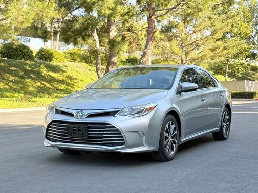 2018 Toyota Avalon Hybrid Limited