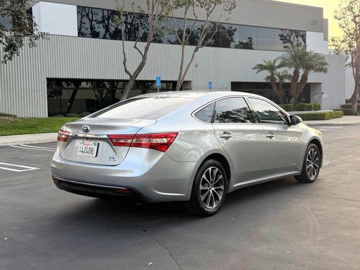 2018 Toyota Avalon Hybrid Limited