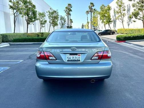 2004 Lexus ES 330 Base