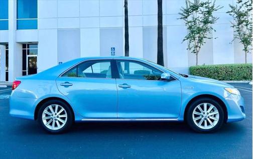 2012 Toyota Camry Hybrid XLE