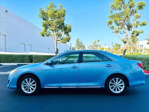 2012 Toyota Camry Hybrid XLE