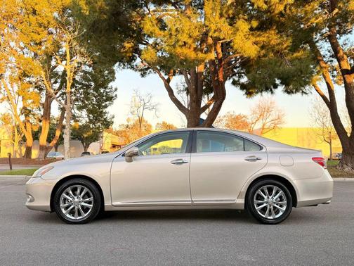 2010 Lexus ES 350 Base