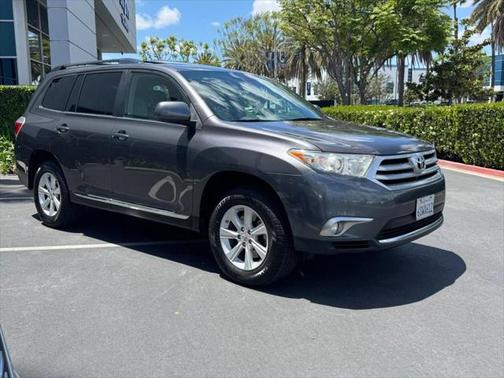 2012 Toyota Highlander SE