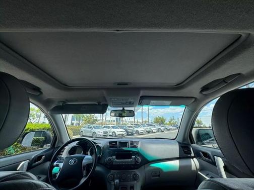 2012 Toyota Highlander SE