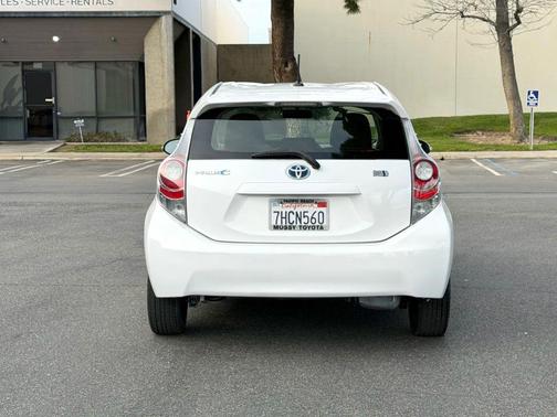 2014 Toyota Prius c One