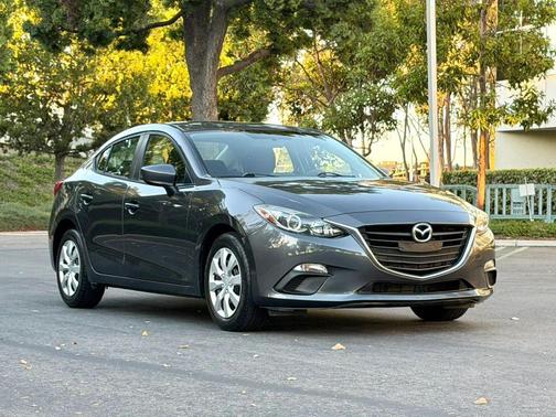 Grey 2015 Mazda Mazda3 i Sport