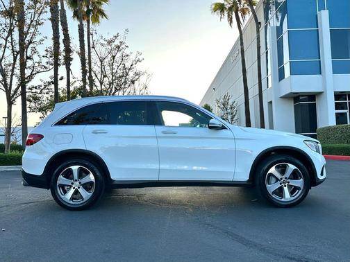 2017 Mercedes-Benz GLC 300 Base