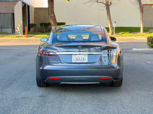 2015 Tesla Model S 85