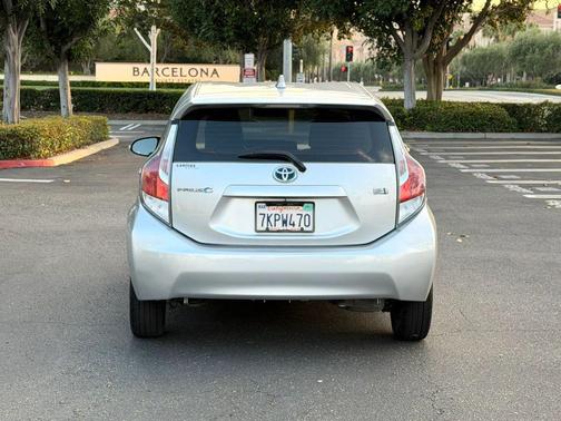 Classic Silver Metallic 2015 Toyota Prius c Two