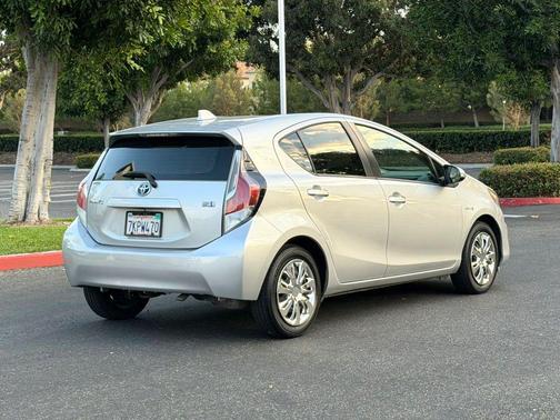 Classic Silver Metallic 2015 Toyota Prius c Two