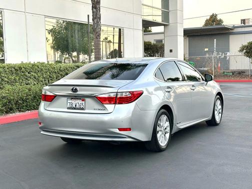 2013 Lexus ES 300h Base