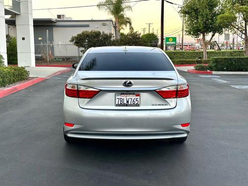 2013 Lexus ES 300h Base