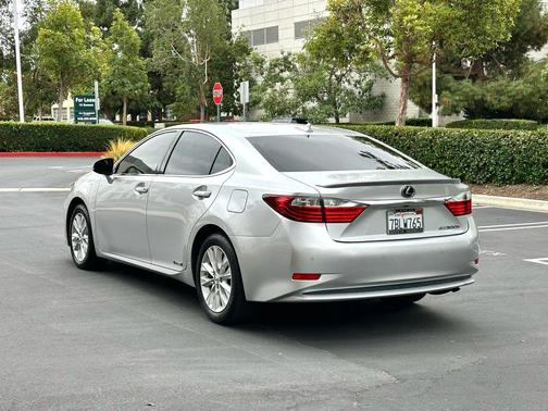 2013 Lexus ES 300h Base