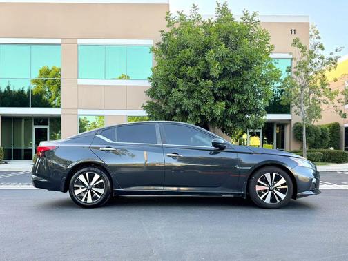 Grey 2022 Nissan Altima 2.5 SV
