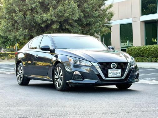 Grey 2022 Nissan Altima 2.5 SV