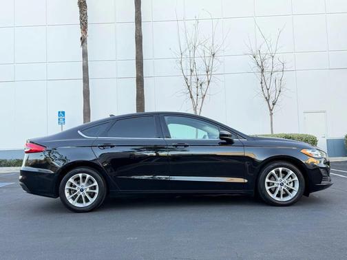 2020 Ford Fusion Hybrid SE