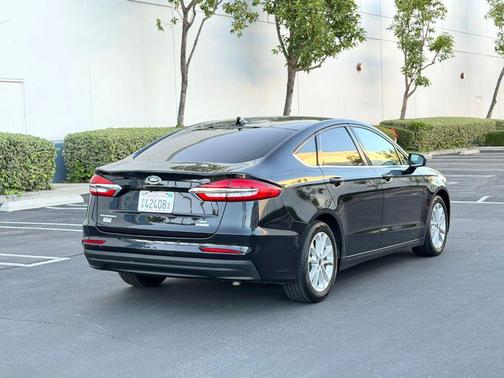 2020 Ford Fusion Hybrid SE