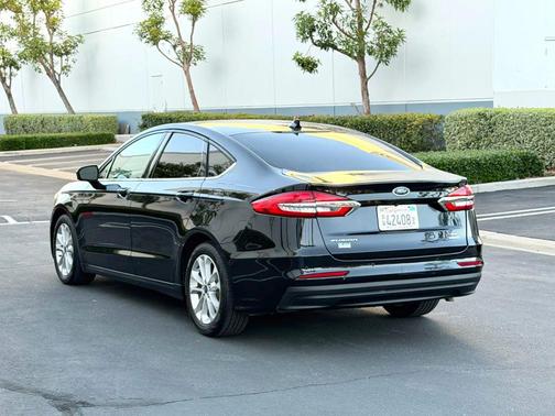 2020 Ford Fusion Hybrid SE