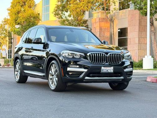 Black 2018 BMW X3 xDrive30i