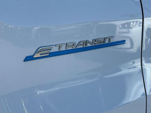 2022 Ford E-Transit Base