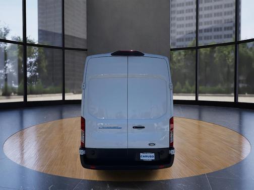 2022 Ford E-Transit Base
