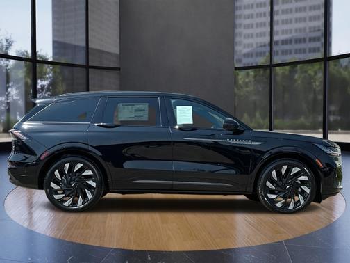 2024 Lincoln Nautilus Reserve