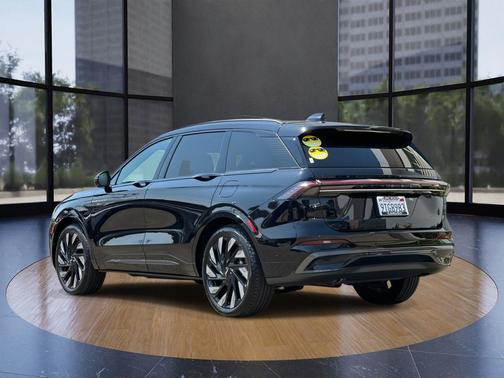 2024 Lincoln Nautilus Reserve