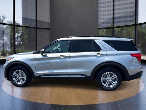 Silver Metallic 2023 Ford Explorer XLT