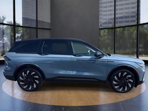 Blue Metallic 2026 Lincoln Nautilus Reserve