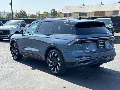 Blue Metallic 2026 Lincoln Nautilus Reserve