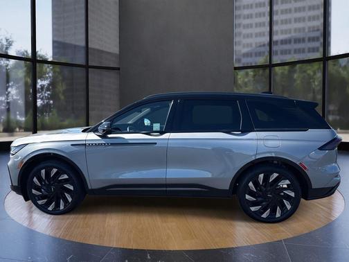 2025 Lincoln Nautilus Reserve