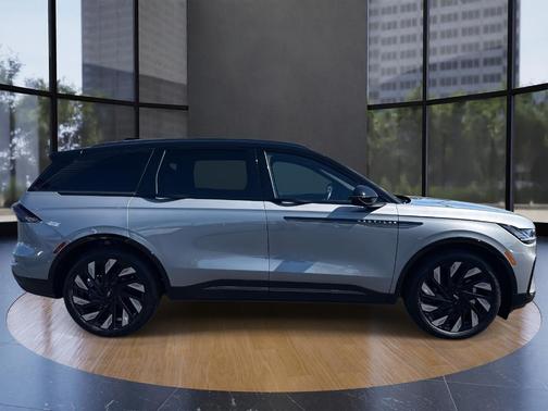 2025 Lincoln Nautilus Reserve