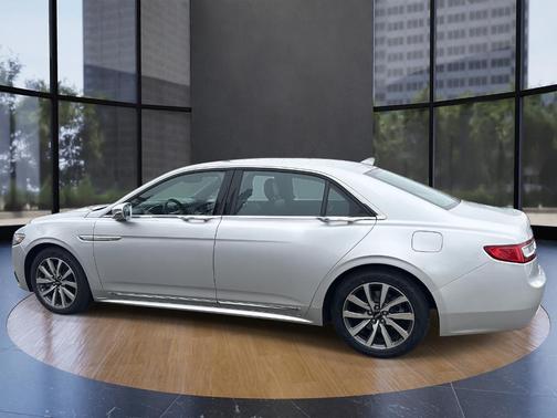 2018 Lincoln Continental Premiere