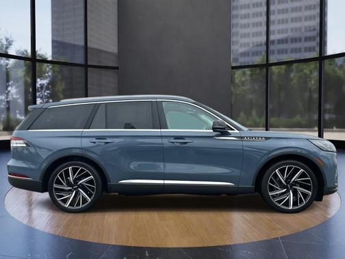 2025 Lincoln Aviator Reserve AWD