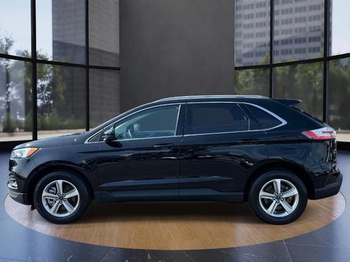 Agate Black Metallic 2022 Ford Edge SEL