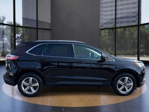 Agate Black Metallic 2022 Ford Edge SEL
