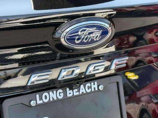 Agate Black Metallic 2022 Ford Edge SEL