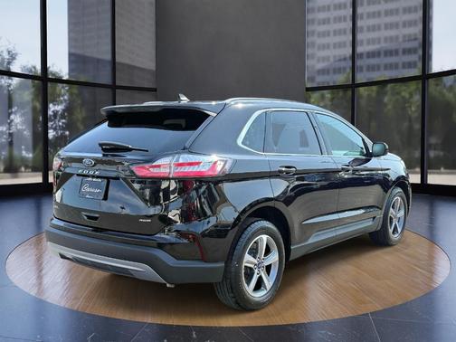 Agate Black Metallic 2022 Ford Edge SEL