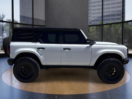 Oxford White 2022 Ford Bronco Wildtrak