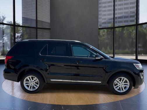 Shadow Black 2017 Ford Explorer XLT