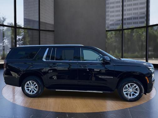 2025 Chevrolet Suburban LS